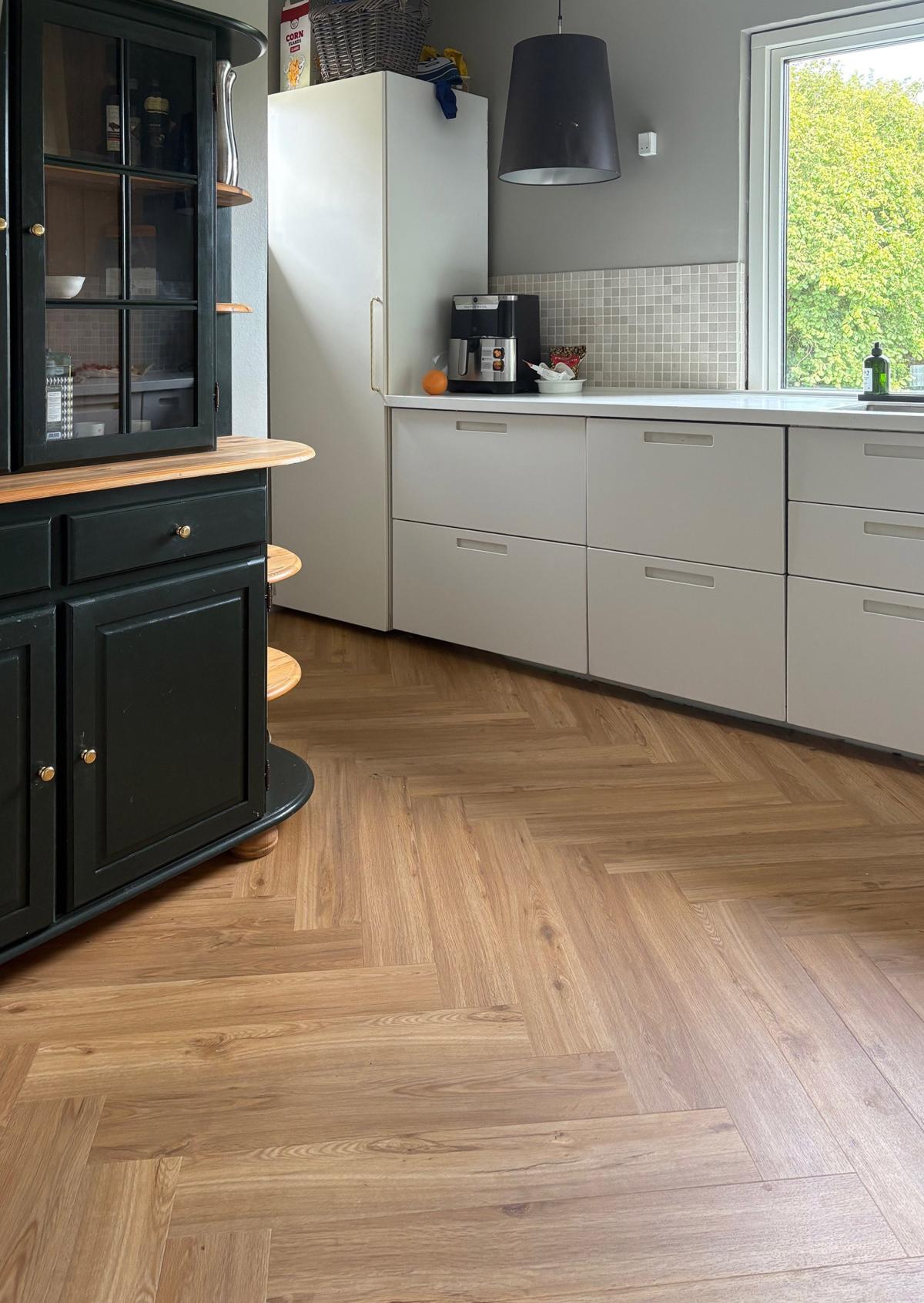 LVT