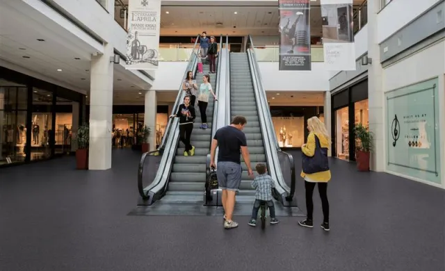 Shopping mall